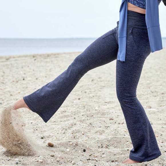 aerie Pants - Aerie Offline The Hugger Foldover Flare Hi-Rise Leggings Pocket Size Small S L16